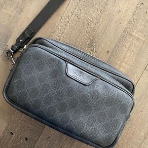 Gucci Men’s Pouch Small Bag Organizer